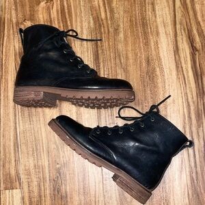 Madewell womens 6.5 boots combat Black Leather Ankle lace up Claire lug sole